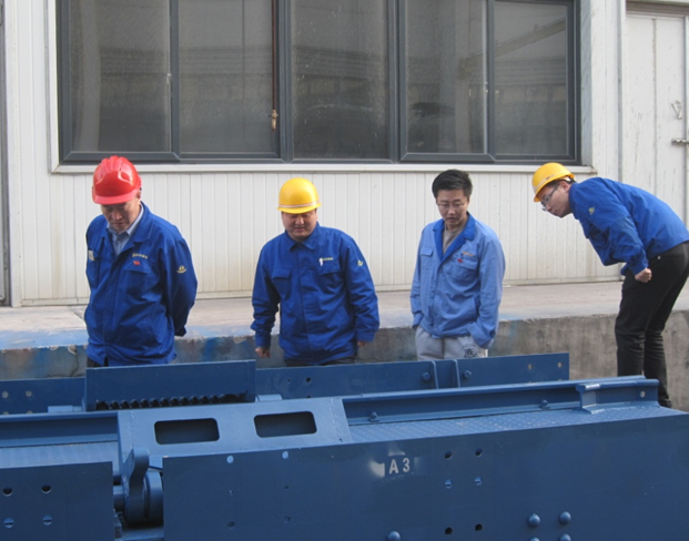 熱烈祝賀煤專公司“出口越南罐籠”、“沙爾夫軌道”兩大國際項目按期交付，“兩提一?！被顒訄A滿結(jié)束